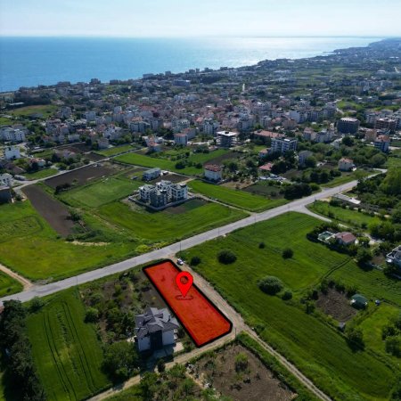 BÜYÜKÇEKMECE CELALİYE'DE  İMARLI  VİLLA  ARSA 1253 MT .