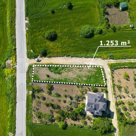 BÜYÜKÇEKMECE CELALİYE'DE  İMARLI  VİLLA  ARSA 1253 MT .
